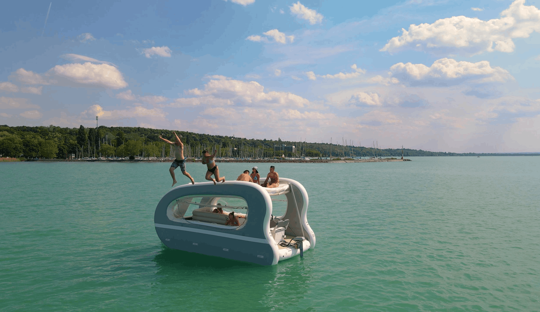 story-of-deluxe-lucy-1